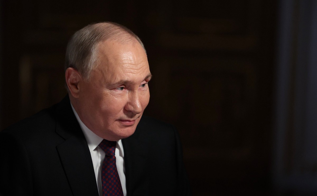 Документ за подписью Владимира Путина от 1995 года продают на торгах в Санкт-Петербурге