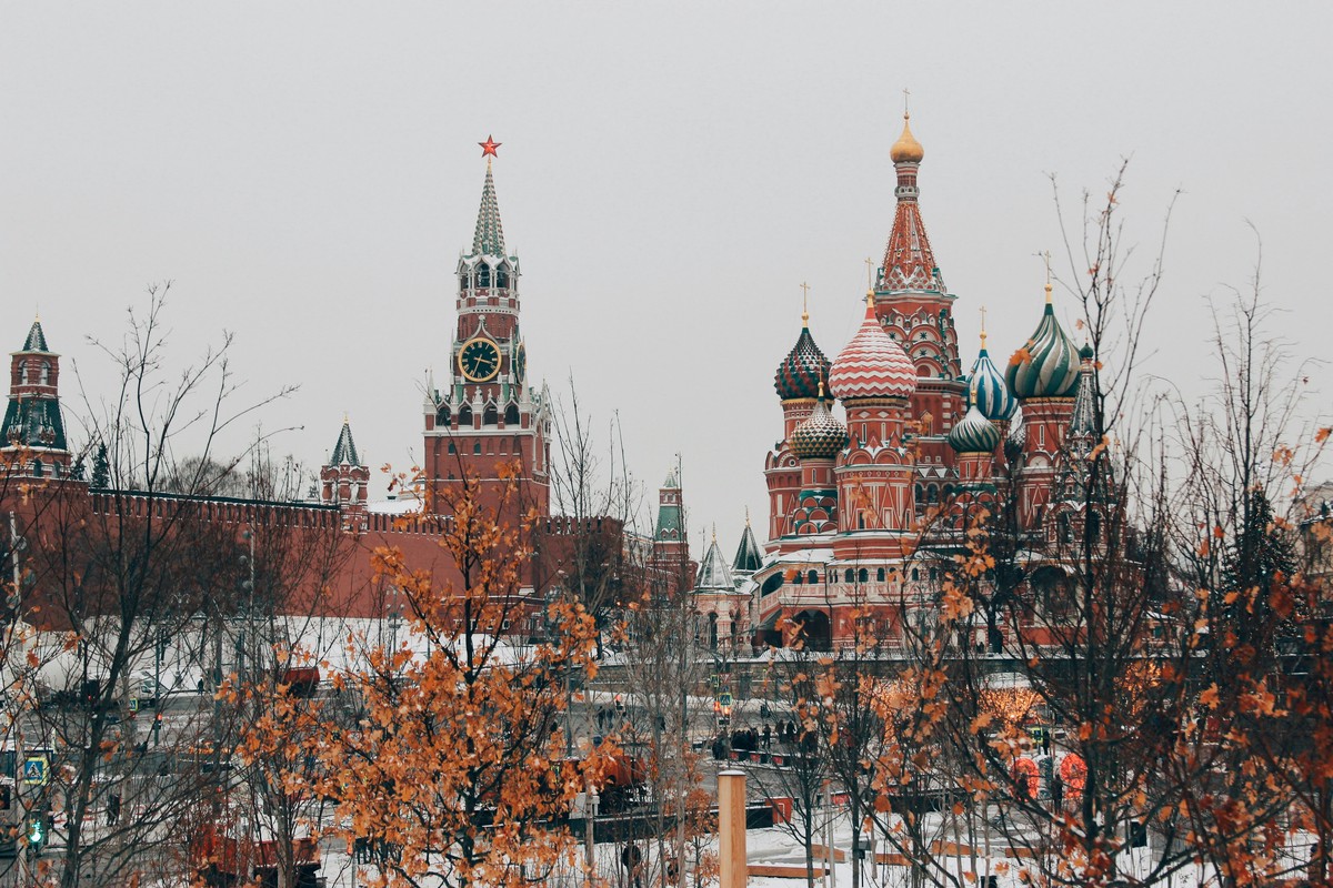 В Кремле подвергли сомнению слова премьера Эстонии о трудности перевода заявлений Макрона