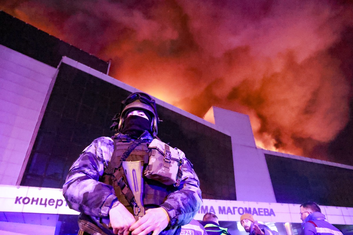ФСБ: предварительно при теракте в «Крокусе» погибли 40 человек и 100 пострадали