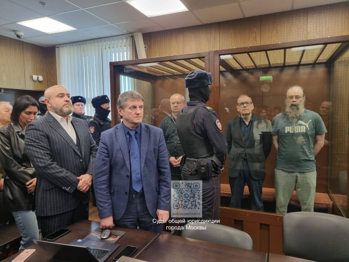 Экс-замминистра энергетики Тихонова приговорили к колонии и тут же выпустили на свободу 