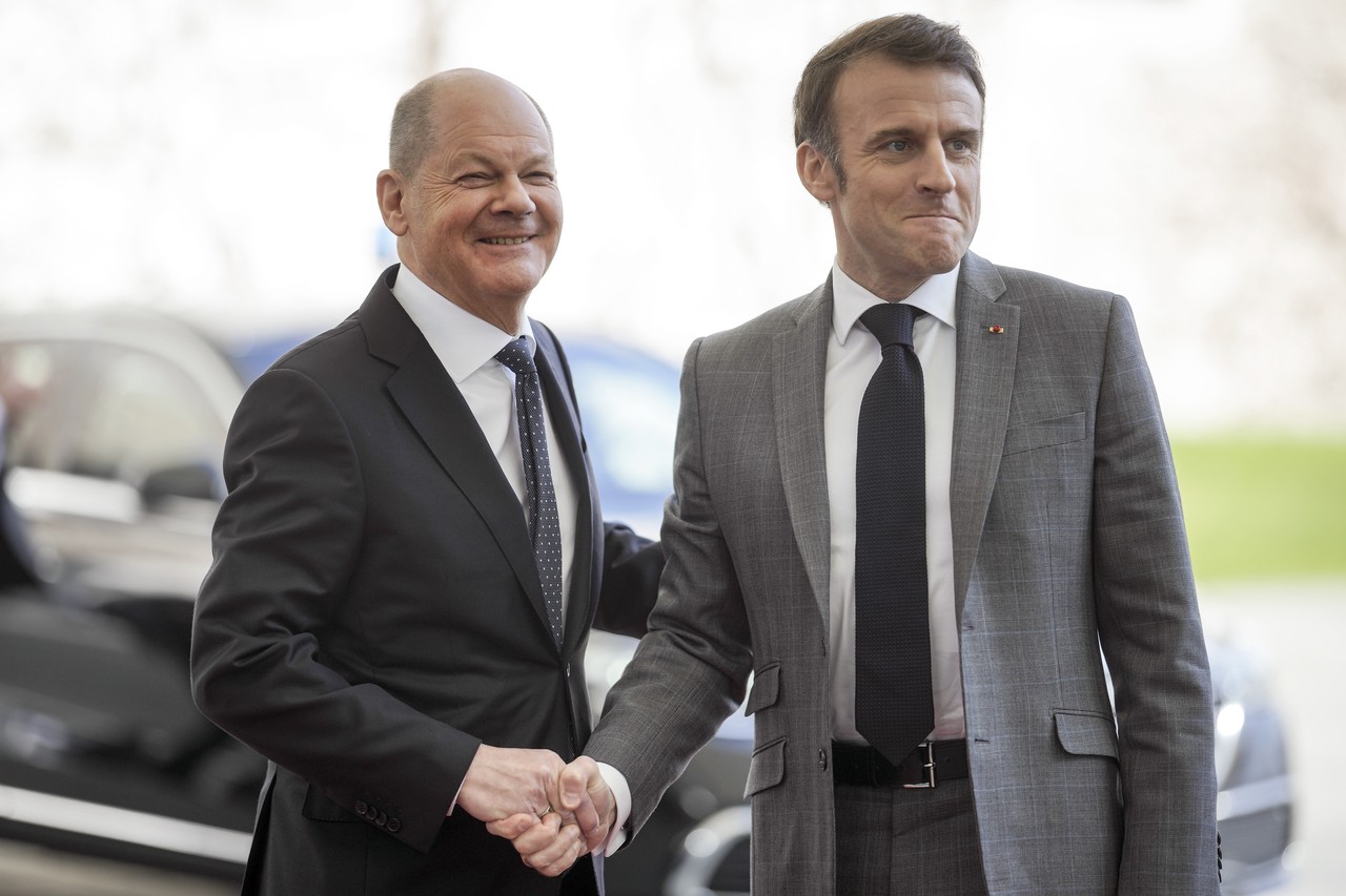 У Макрона слиплось: почему слова президента Франции снова разошлись с реальностью