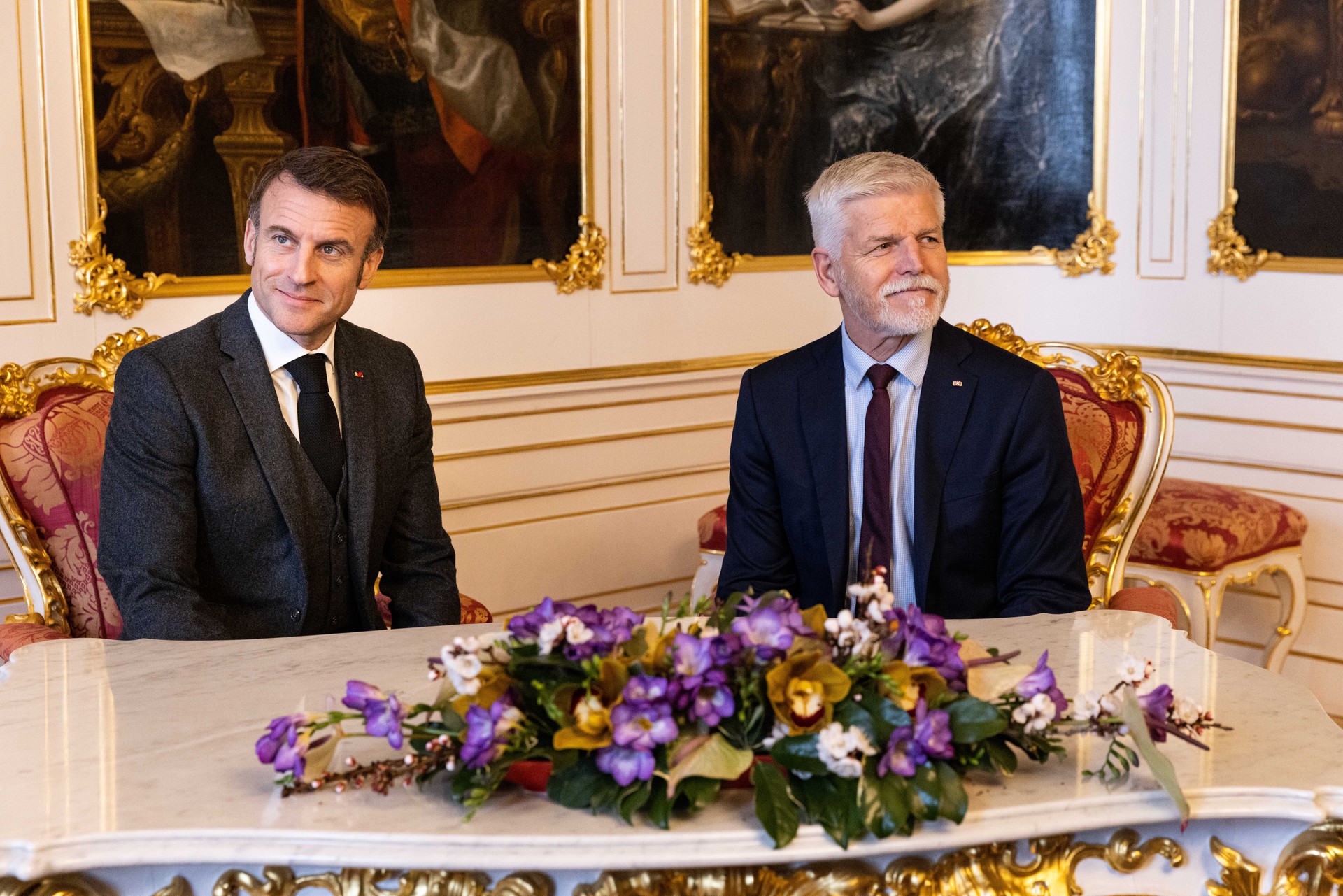 Много обещающий Макрон: почему президент Франции забыл о своей стране и сосредоточился на Украине