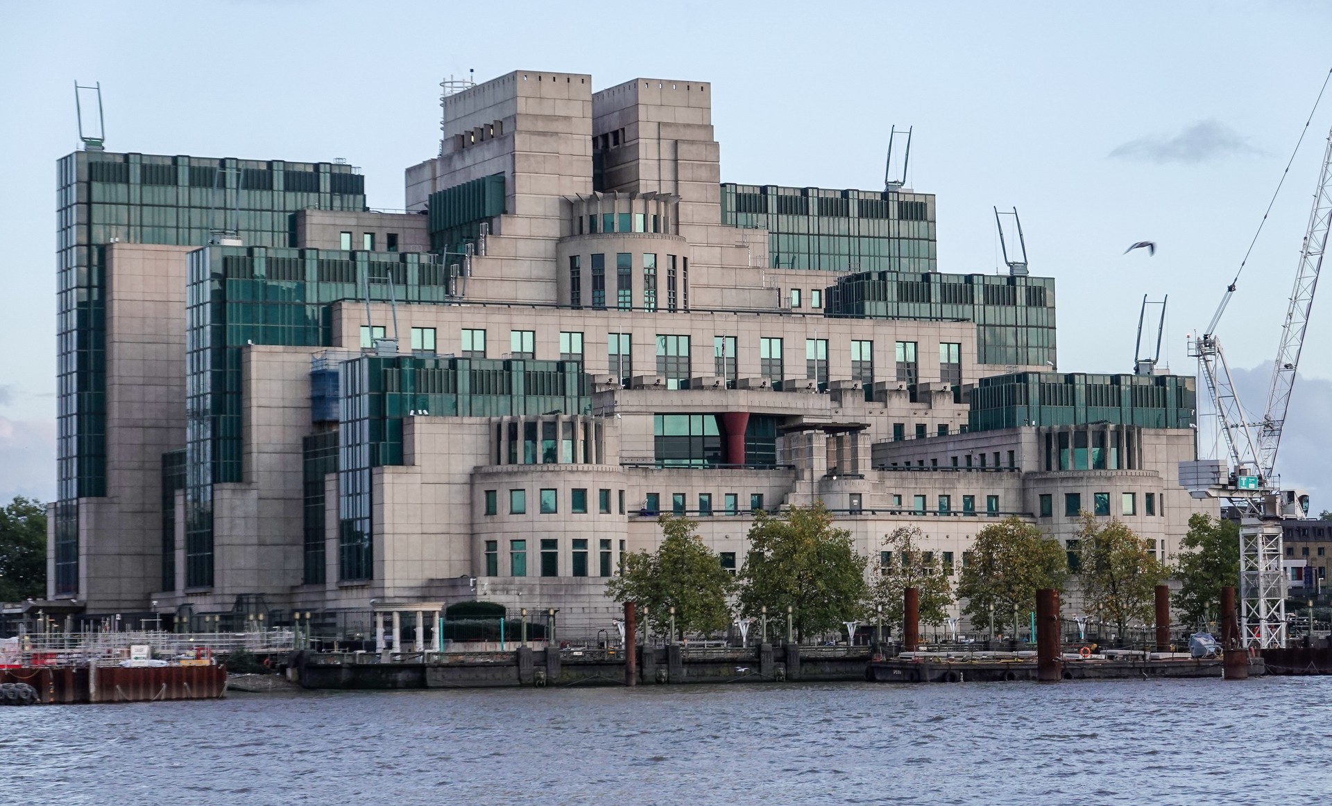 Бывший глава MI6: Великобритания ведёт с Россией «серую войну»
