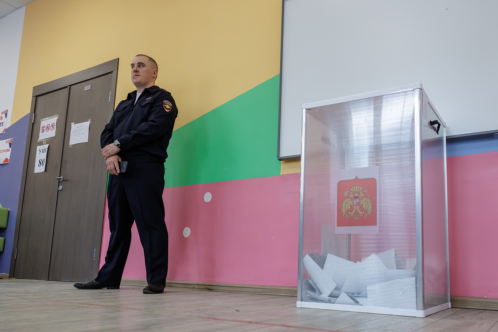 В Крыму усилили меры предосторожности на избирательных участках 