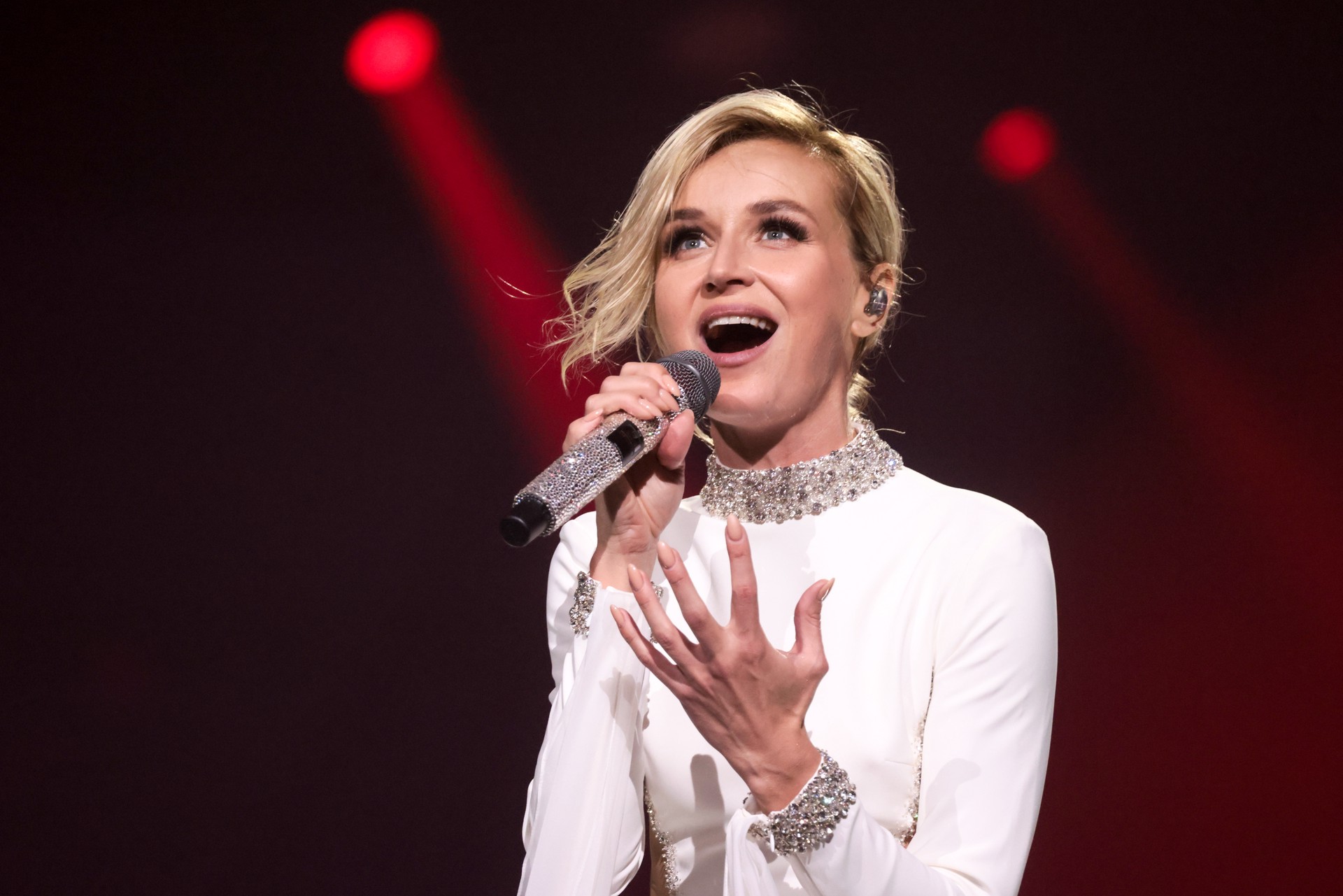 Полина Гагарина споёт песню с Евровидения на матче сборных России и Парагвая