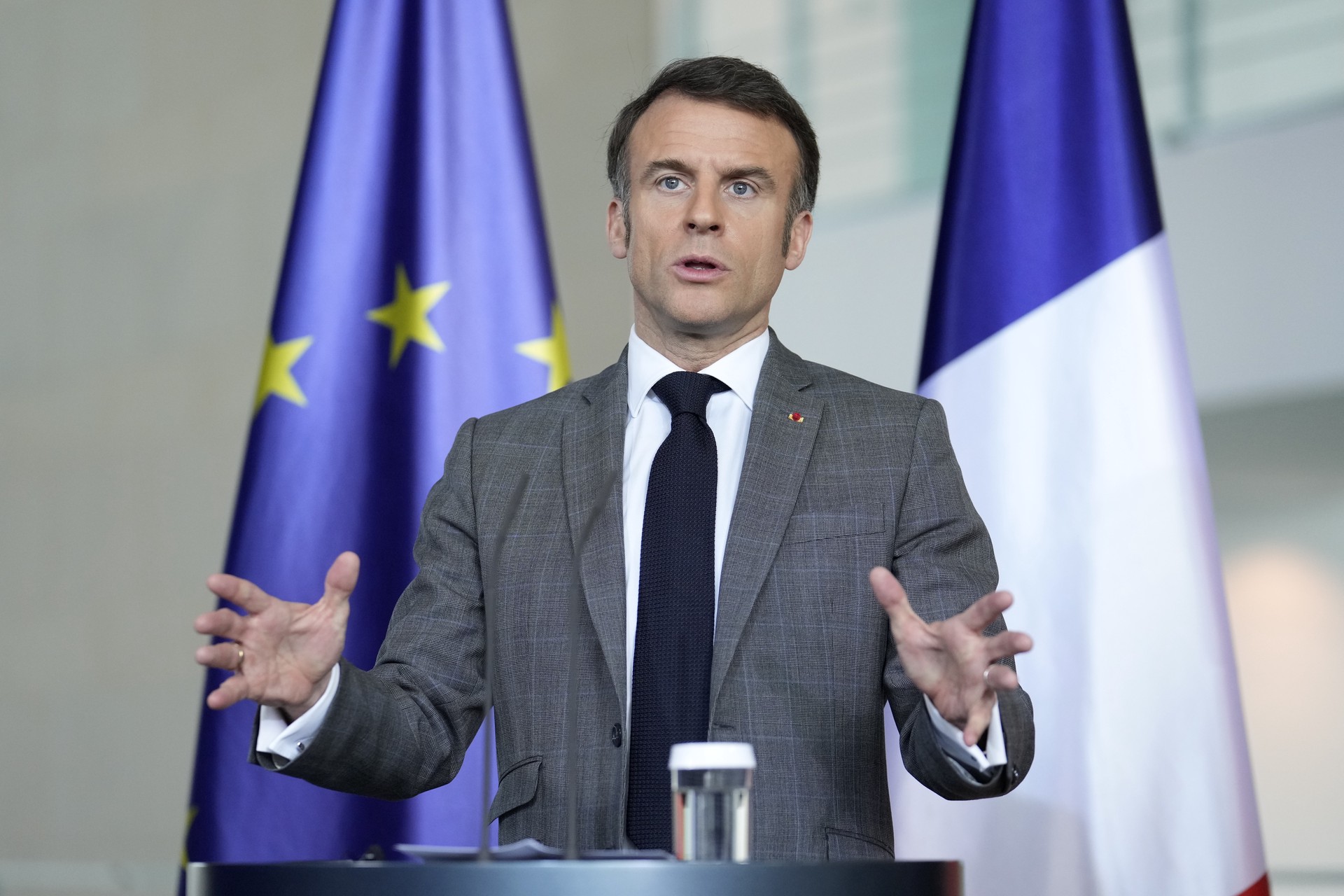 Макрон пообещал новую помощь Киеву от Франции и Германии «в ближайшие месяцы»