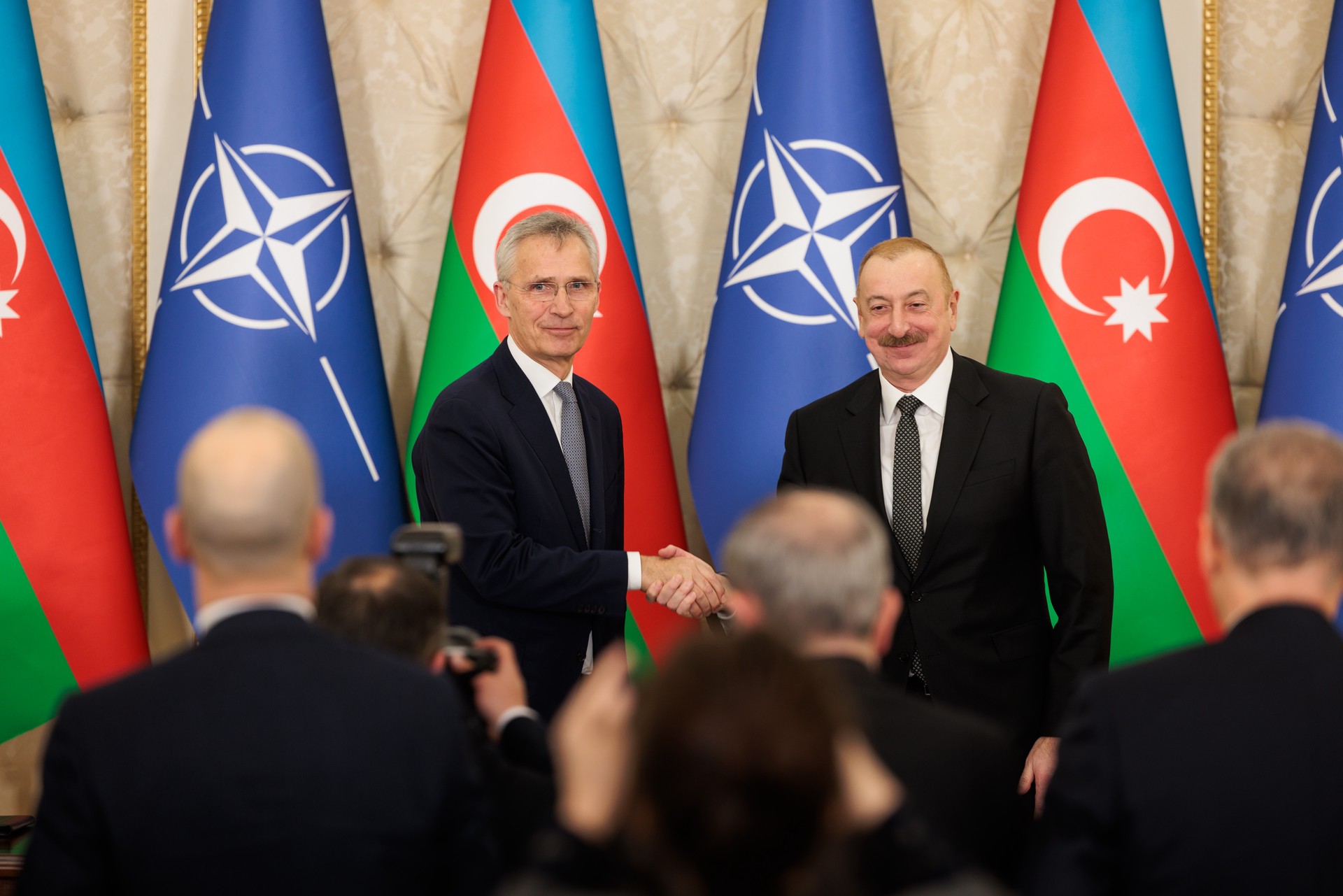 Кому-то визит: зачем на самом деле генеральный секретарь НАТО поехал на Кавказ