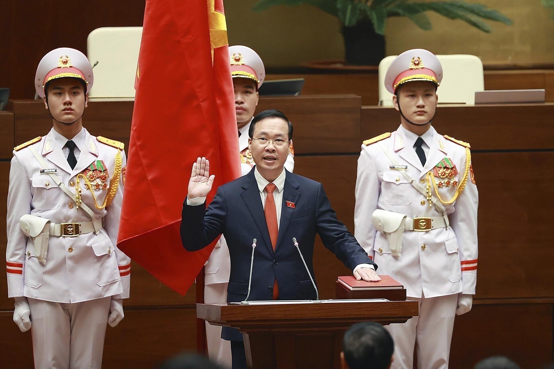 Президент Вьетнама Во Ван Тхыонг уходит в отставку