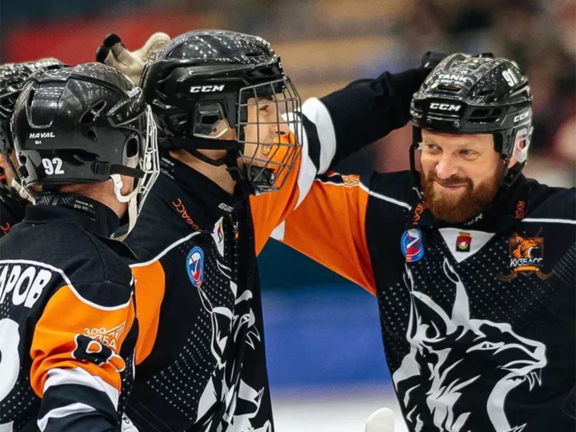 «Кузбасс» обыграл «Водник» и впервые стал чемпионом России по хоккею с мячом