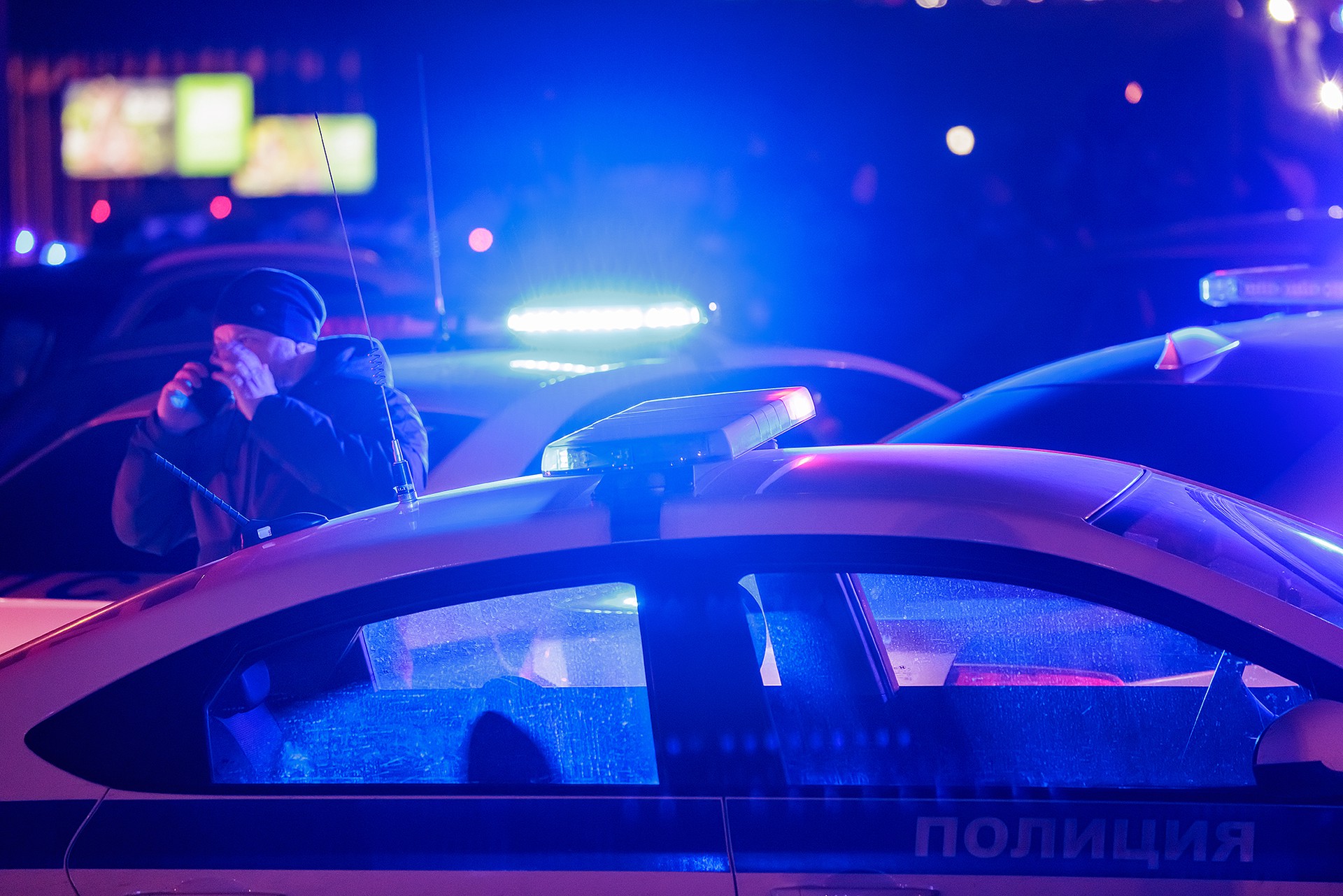 Вооруженный покупатель устроил стрельбу в магазине в Донецке