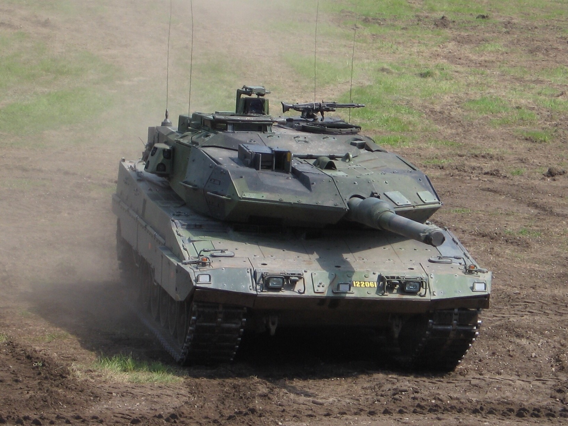 Forbes: Семь из десяти переданных ВСУ шведских танков выведены из строя