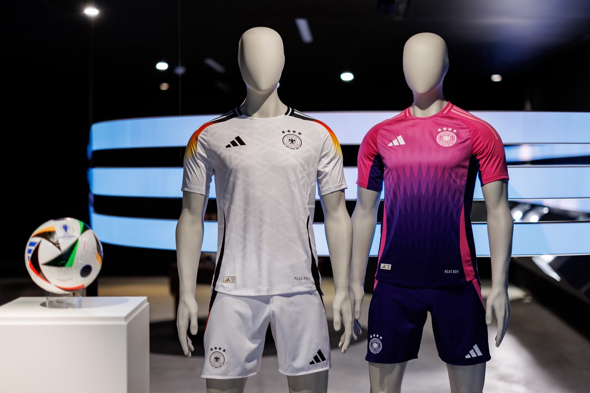 Adidas запретит 44-й номер у сборной Германии из-за сходства с нацистским символом