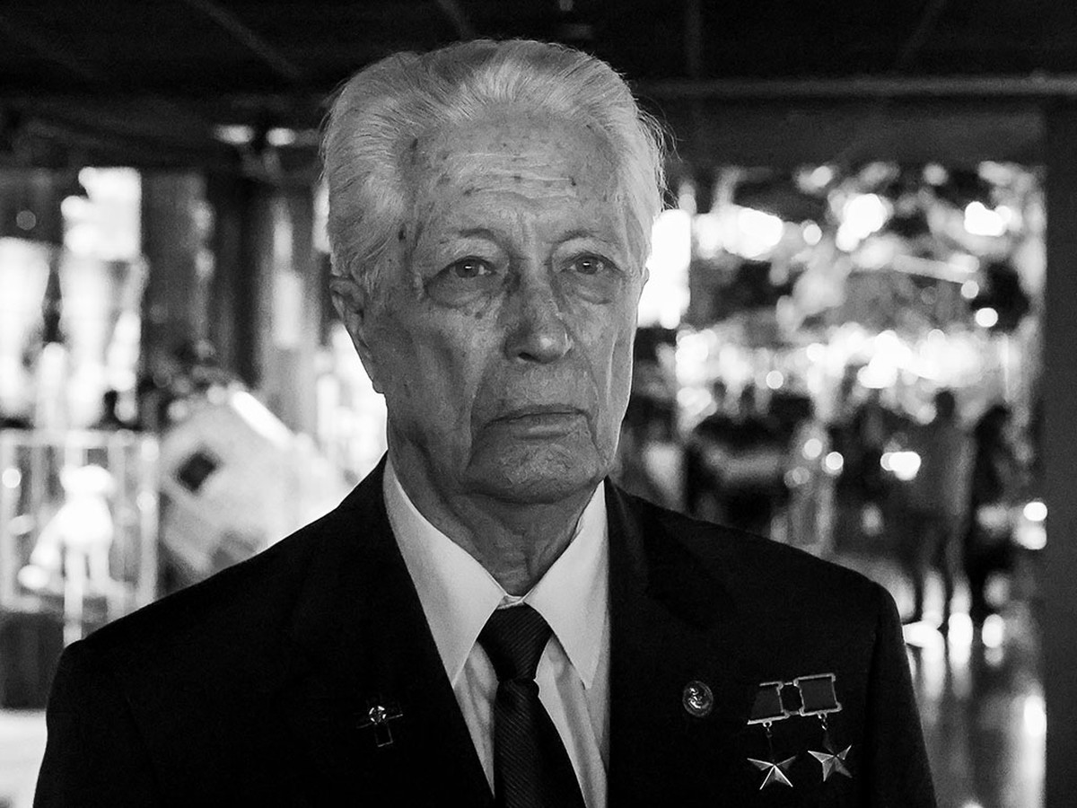 Умер советский космонавт и дважды Герой СССР Владимир Аксёнов