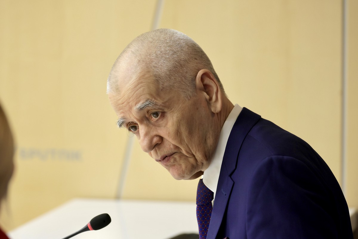 Онищенко рассказал, чего категорически не должно быть на новогоднем столе