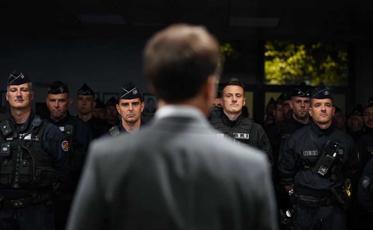 Политолог: Макрон говорит в русле плана США по созданию собственной армии Европы