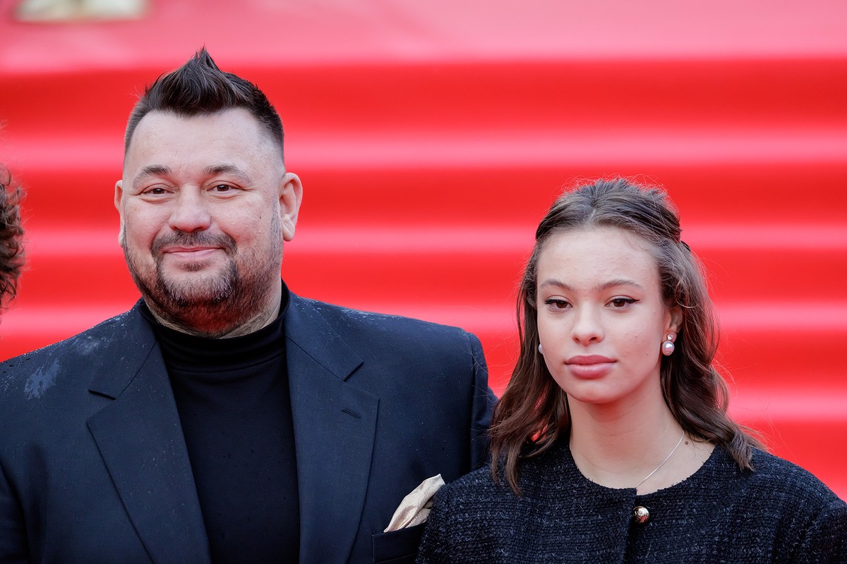 Жуков рассказал, почему забрал дочь из обычной школы