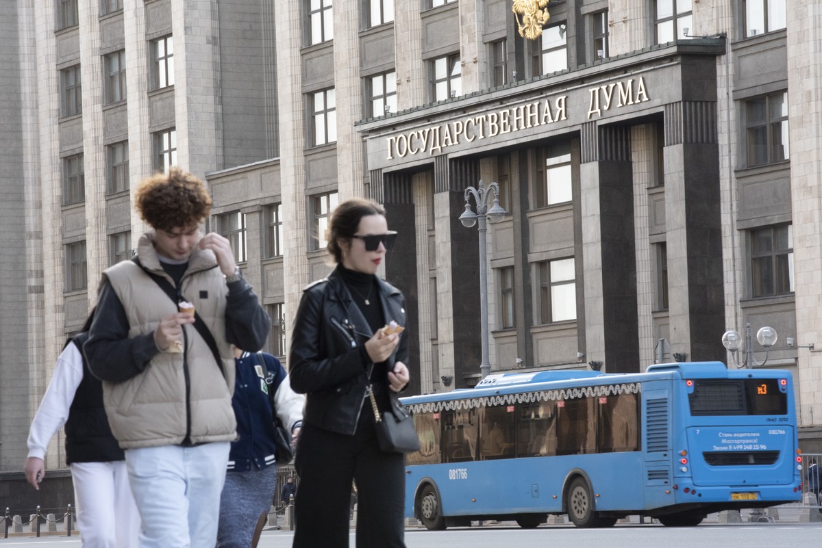 В Госдуме призвали штрафовать пришедших с перегаром на работу после майских сотрудников