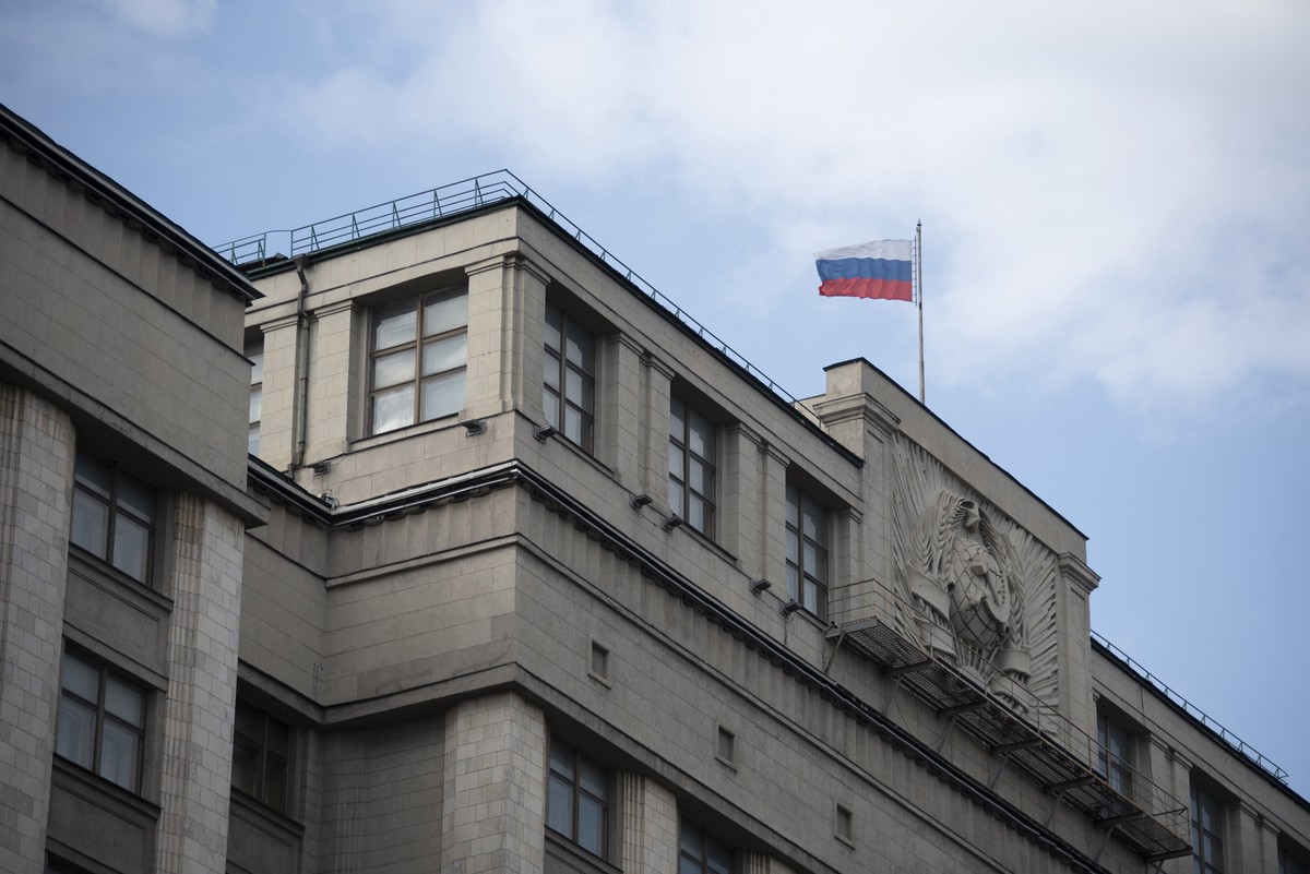 В Госдуме предложили ввести арест на 10 суток для бойцов в зоне СВО за гаджеты