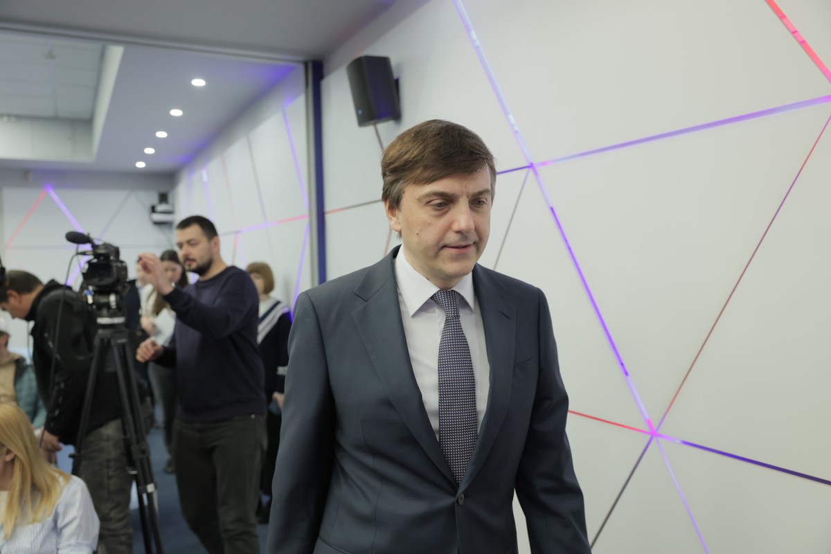 Кравцов назвал минимальную продолжительность школьных каникул