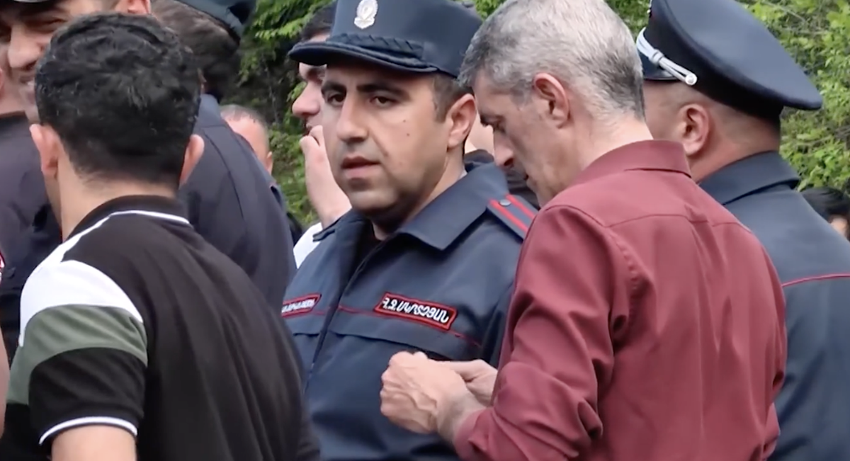 Политолог предупредил, что ситуация в Армении может стать взрывоопасной