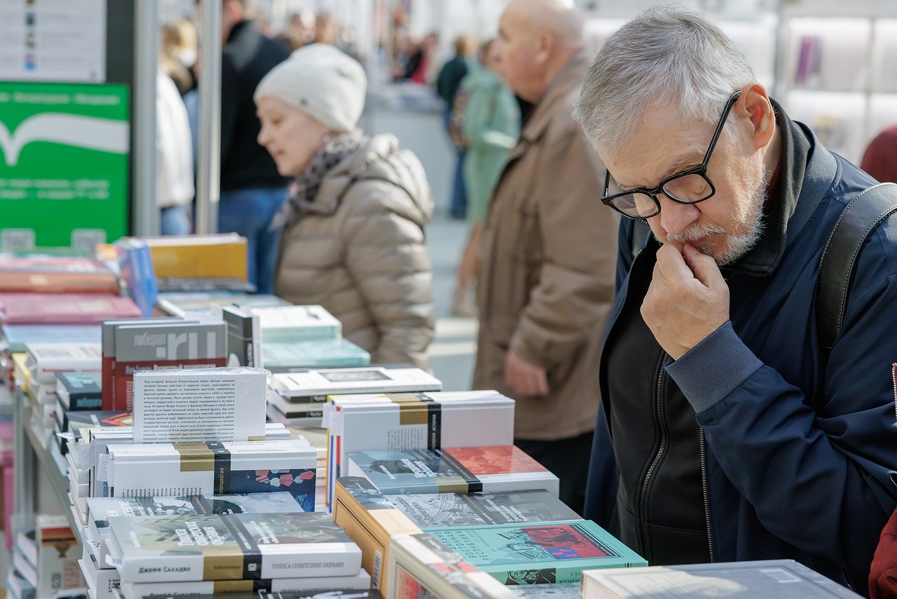 Не только детективы: 10 необычных книг, подходящих для чтения в ноябре
