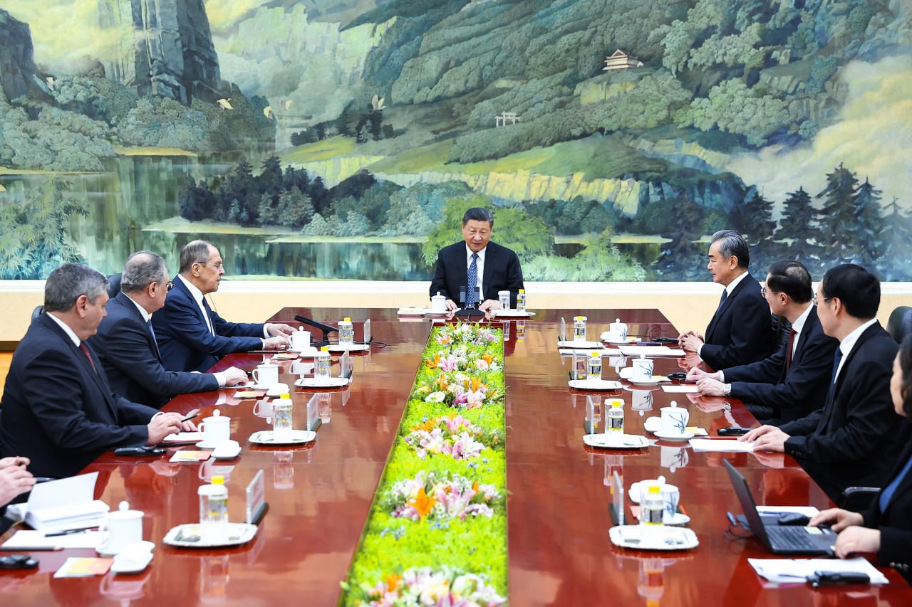 «Публичное избиение»: Си унизил Трампа перед всем миром, визит Путина в Пекин – новому альянсу быть?