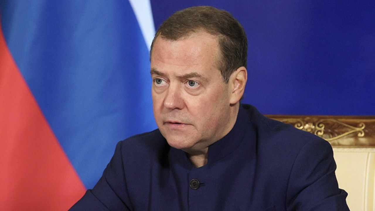 Медведев: Срыв переговоров приведет к еще более страшной войне