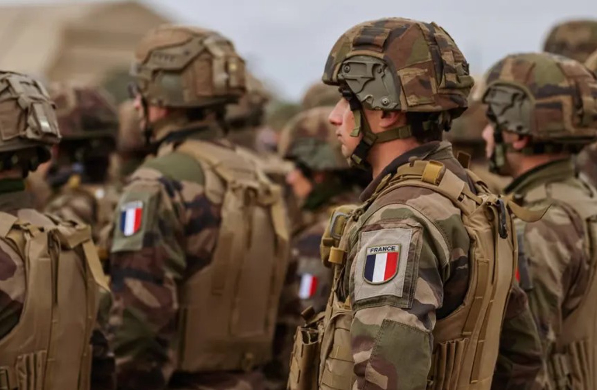 МИД Франции: Париж не отправлял Иностранный легион на Украину 