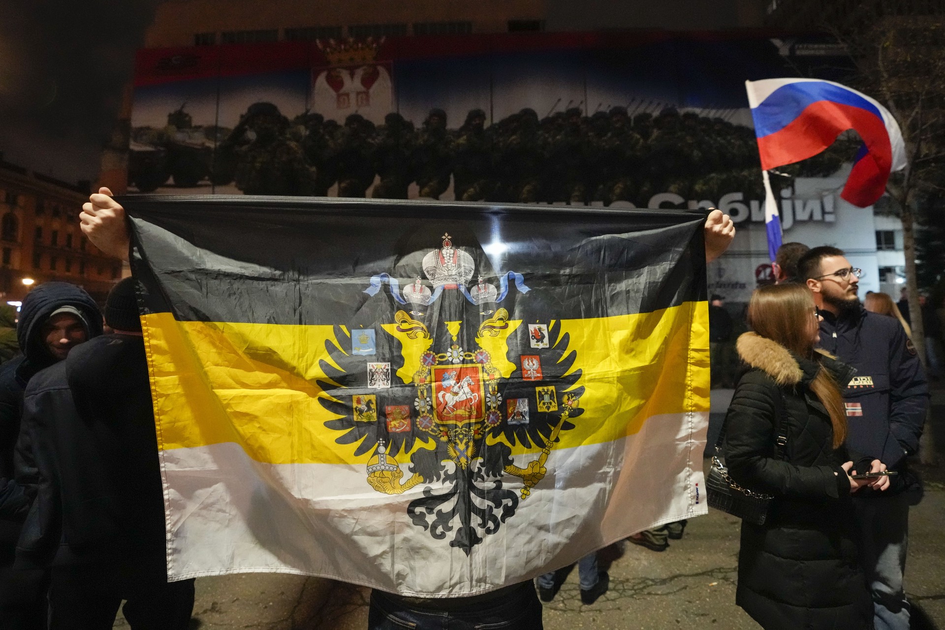 В Молдавии признали экстремистским флаг Российской империи