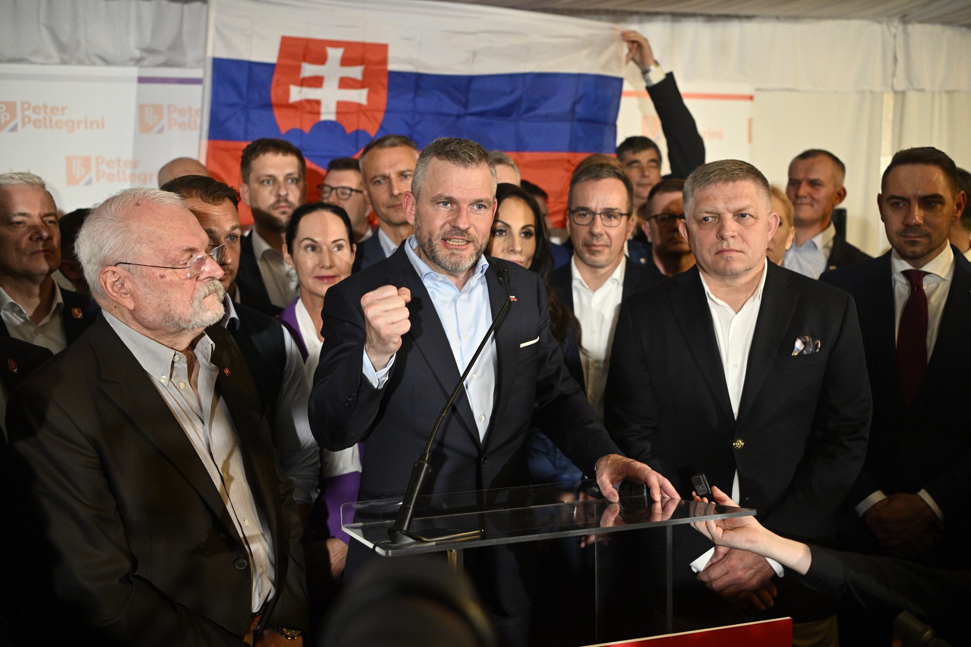 Слабаки и словаки: как Вашингтон «упустил» страну ЕС