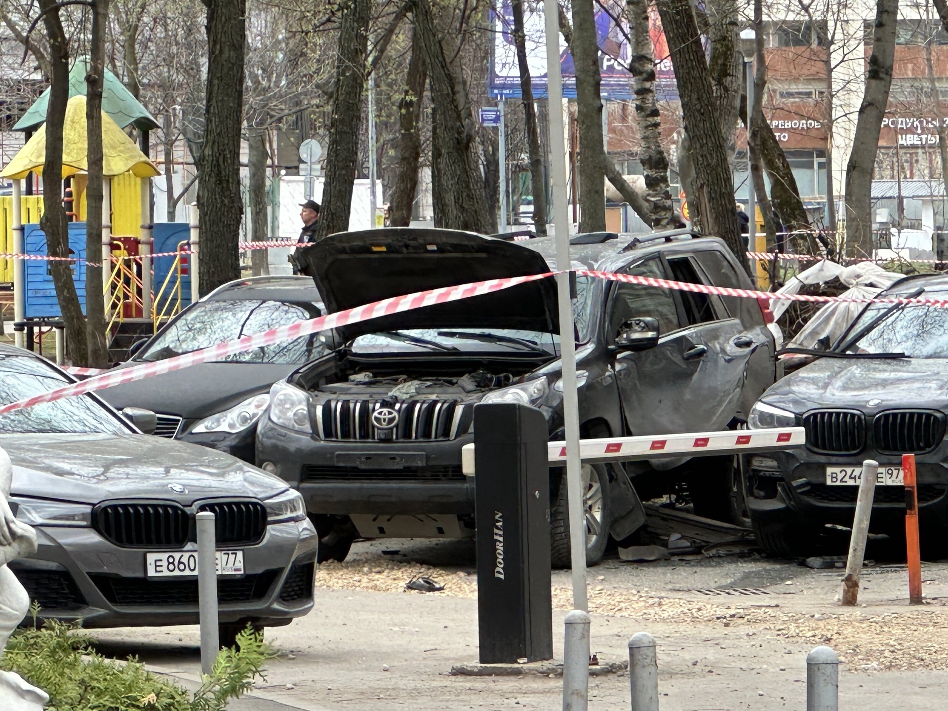 Экс-сотрудник СБУ получил травмы руки и ноги при взрыве автомобиля в Москве 