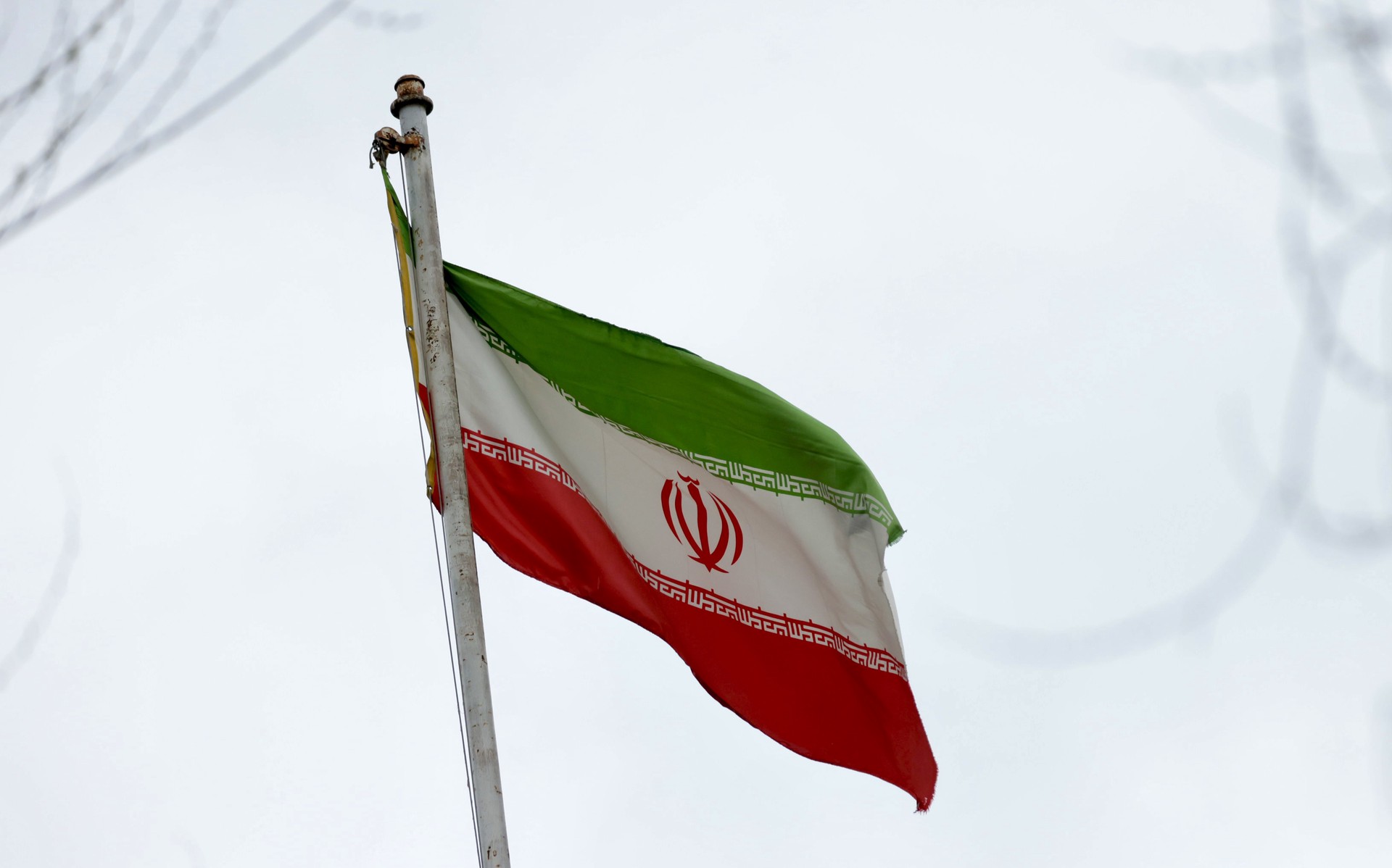 Europe 1: Неизвестный собирается взорвать иранское консульство в Париже
