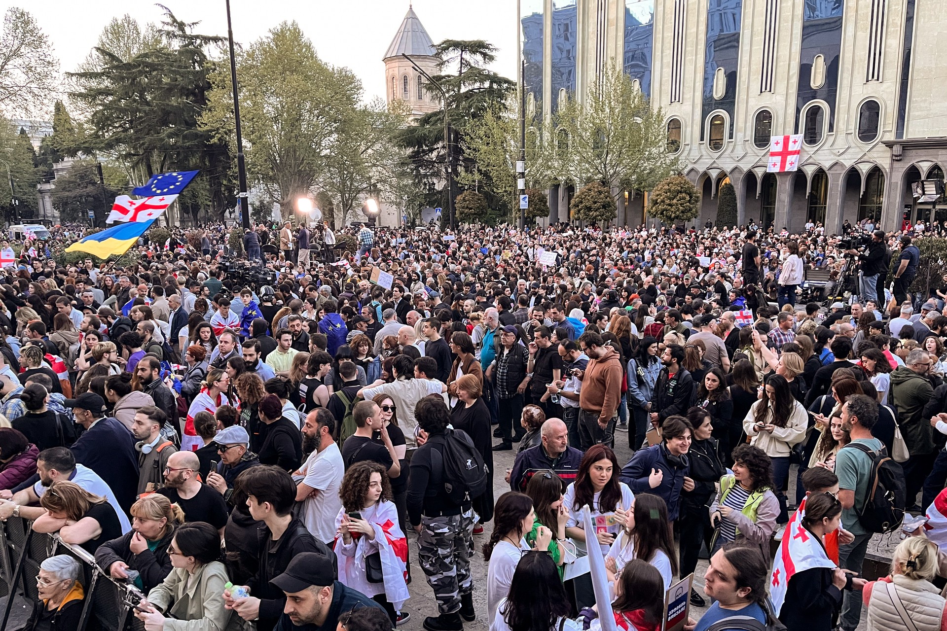 В Тбилиси вновь проходит акция протеста против закона об иноагентах