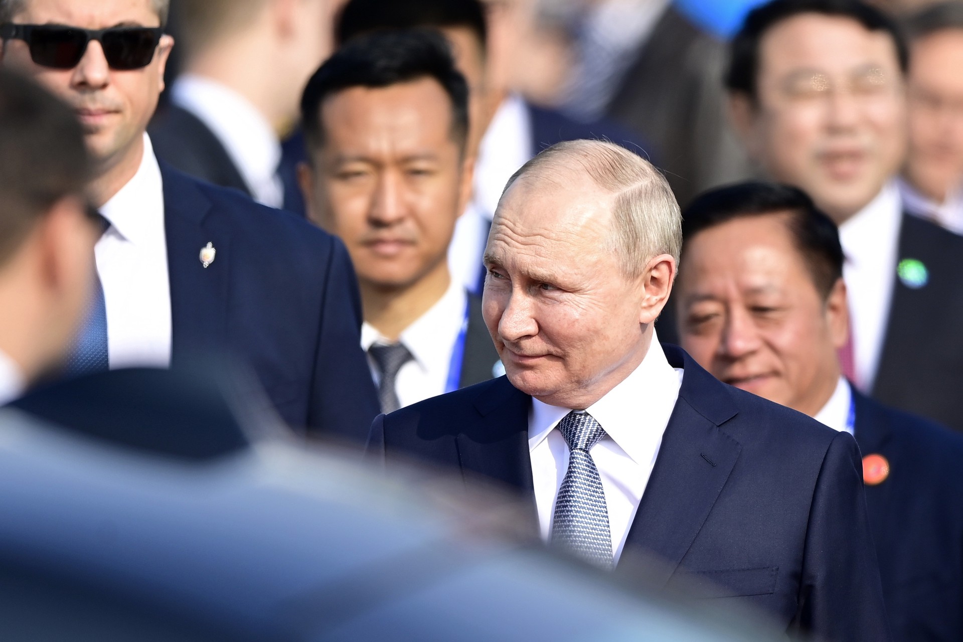 Путин сообщил, что в мае собирается посетить Китай