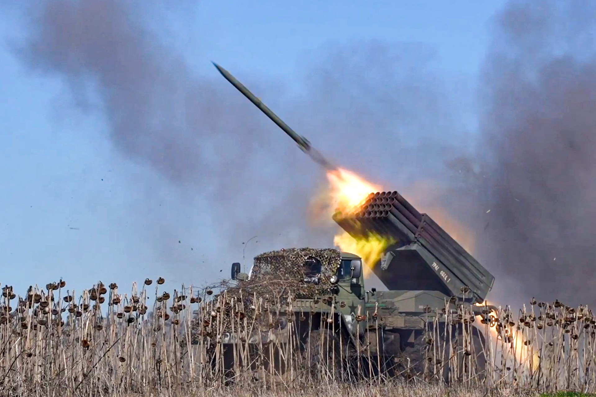 ВС РФ поразили эшелон с западным вооружением и военной техникой ВСУ в ДНР