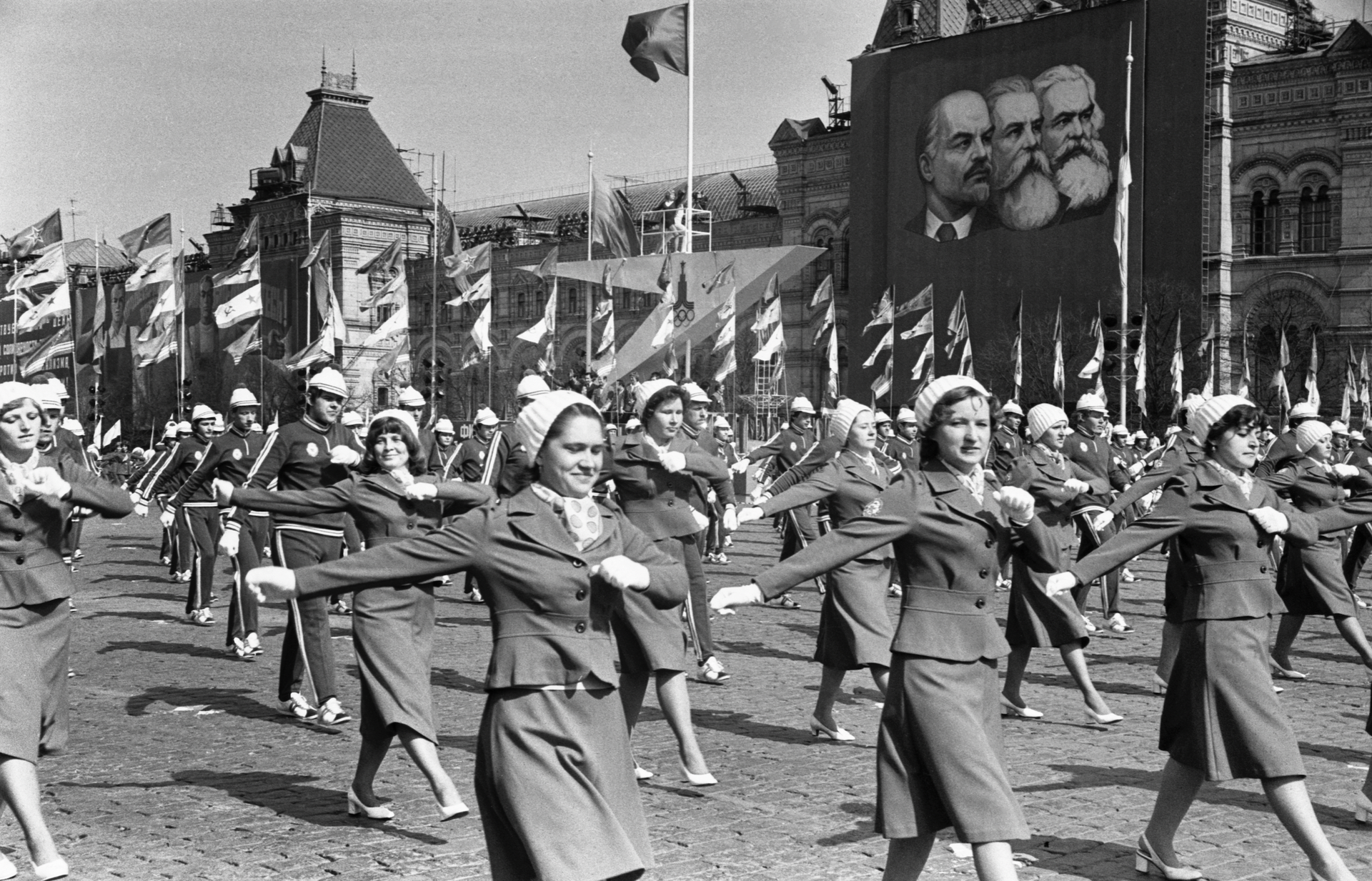 Спорт на Красной площади: зачем в СССР придумали парады физкультурников