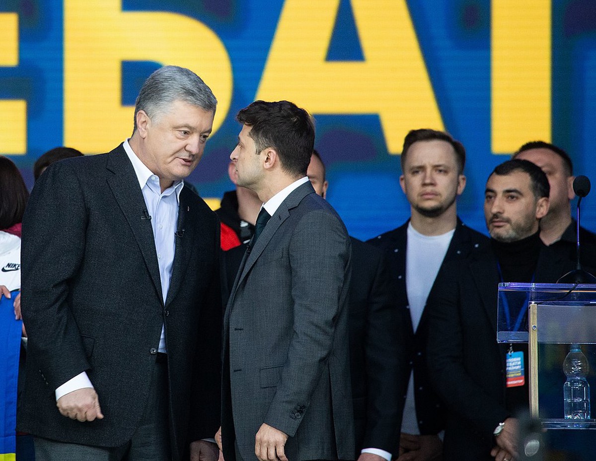 Политолог Скачко: Порошенко предложил Зеленскому сделку по выборам на Украине