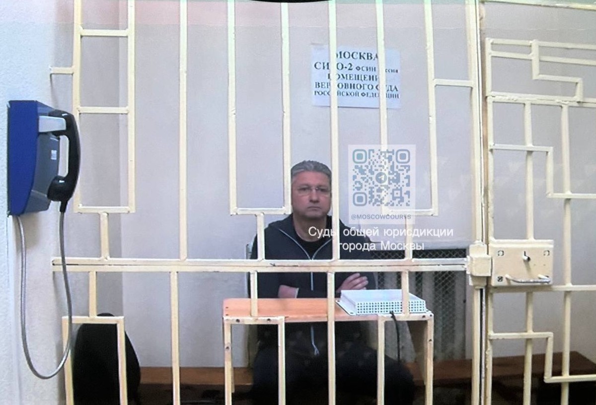 Автомобиль, принадлежавший экс-замминистра обороны Иванову, сняли с продажи