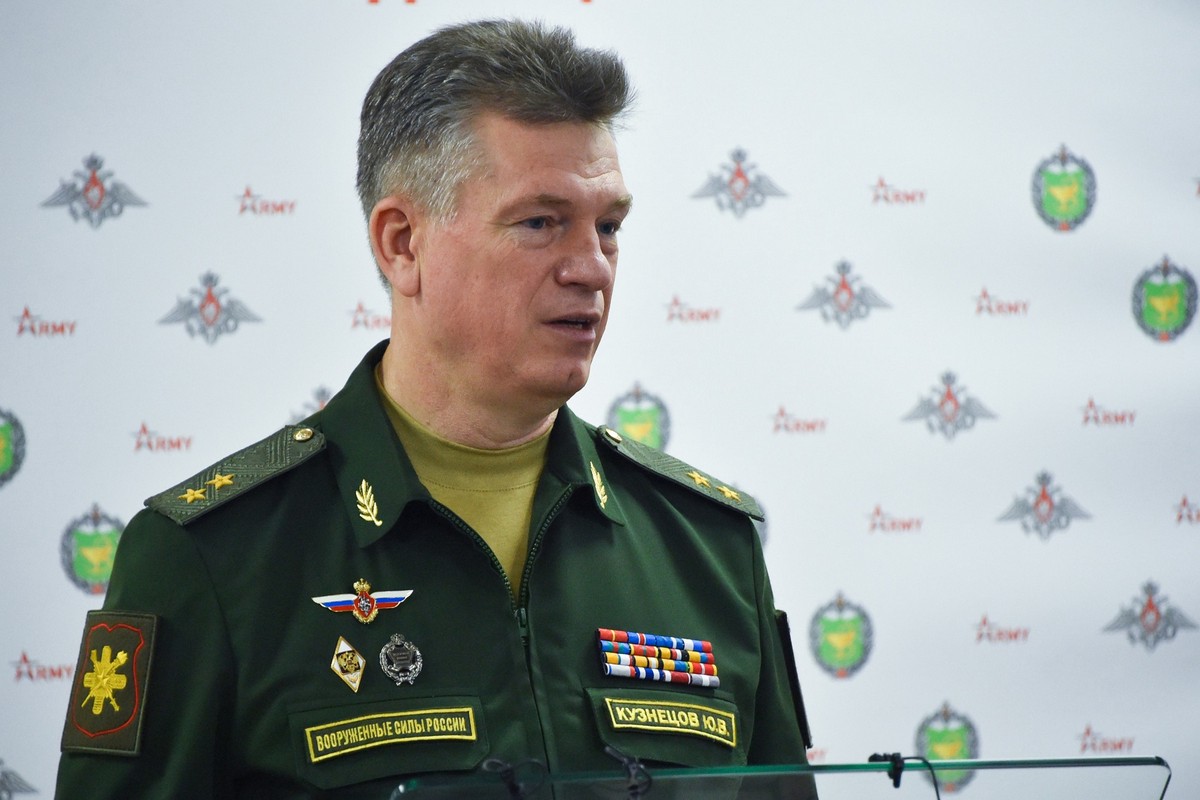 Главный кадровик МО Кузнецов за четыре года приобрёл участок на 15 соток и «Волгу»