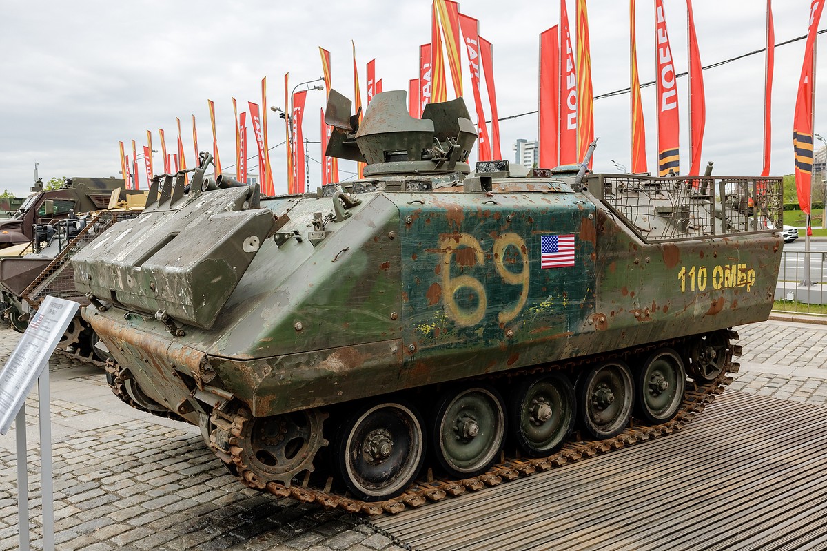 В захваченном у ВСУ броневике Bradley нашли карту американской военной базы