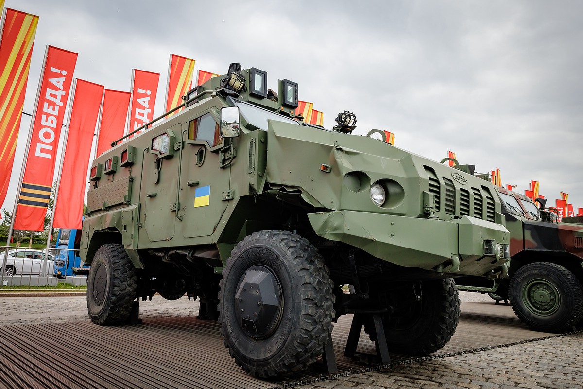 ВС РФ захватили эшелоны западной техники в Курской области