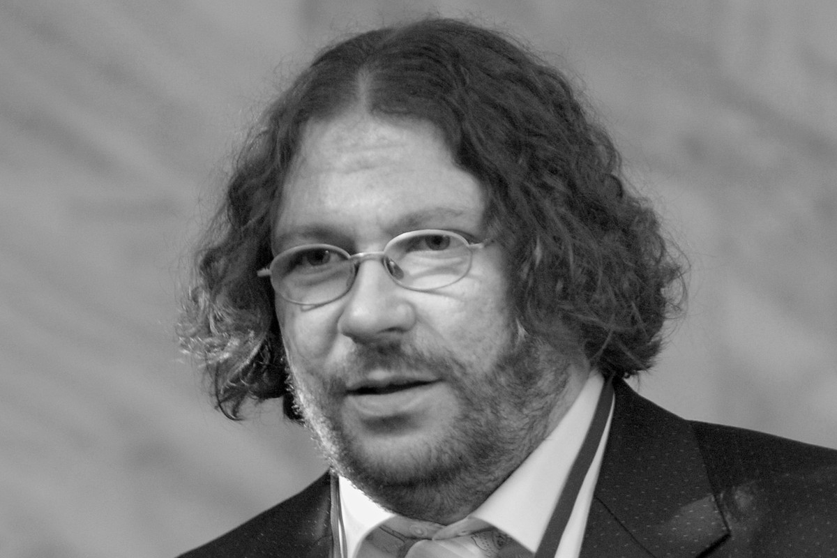 Умер журналист Максим Кононенко