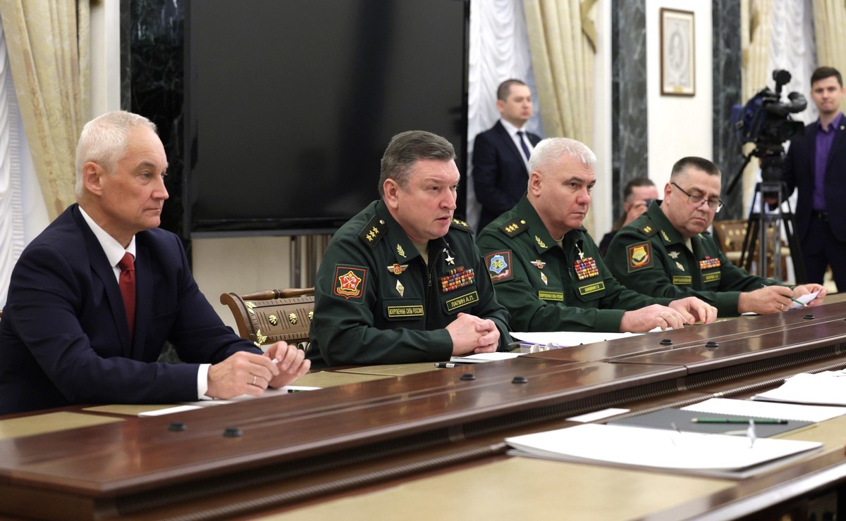 Стало известно о новых назначениях глав военных округов России
