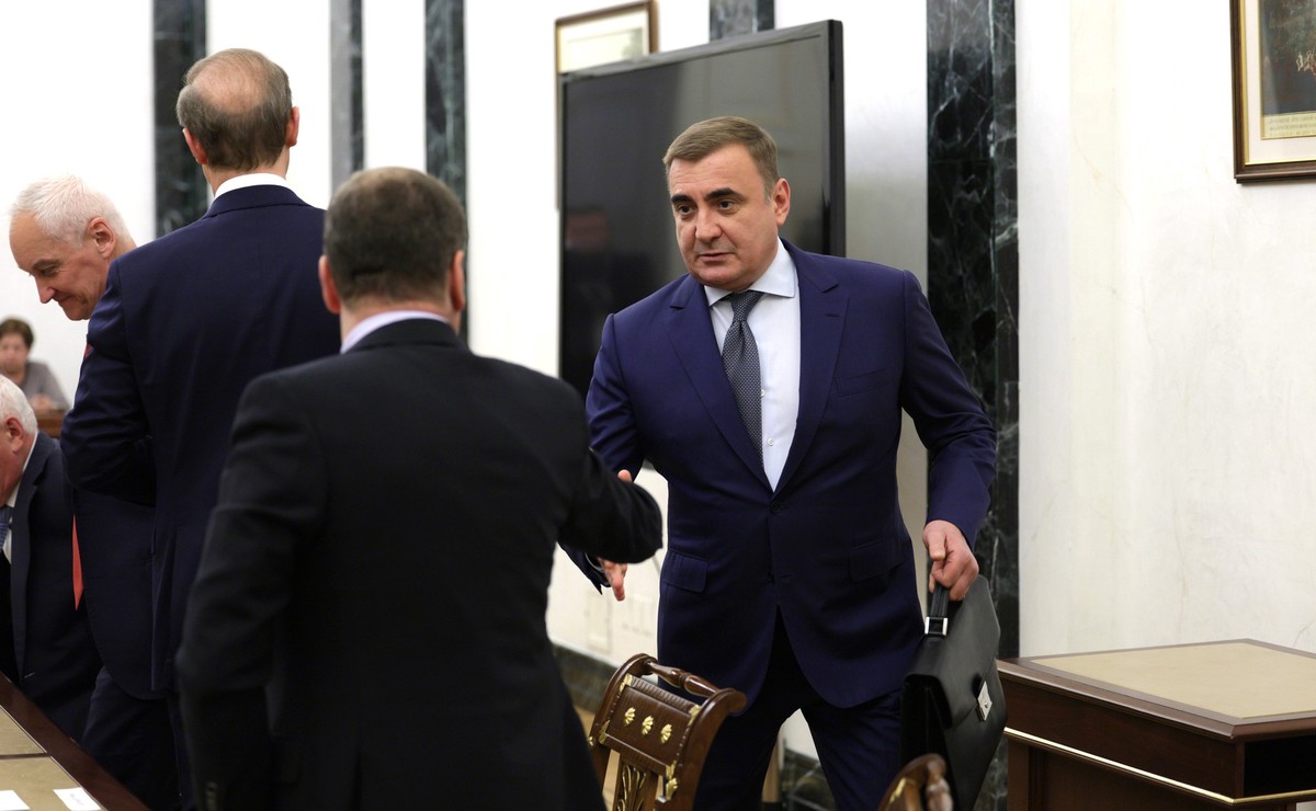 Путин заявил, что Дюмин будет содействовать кабмину в обеспечении ВС РФ вооружениями