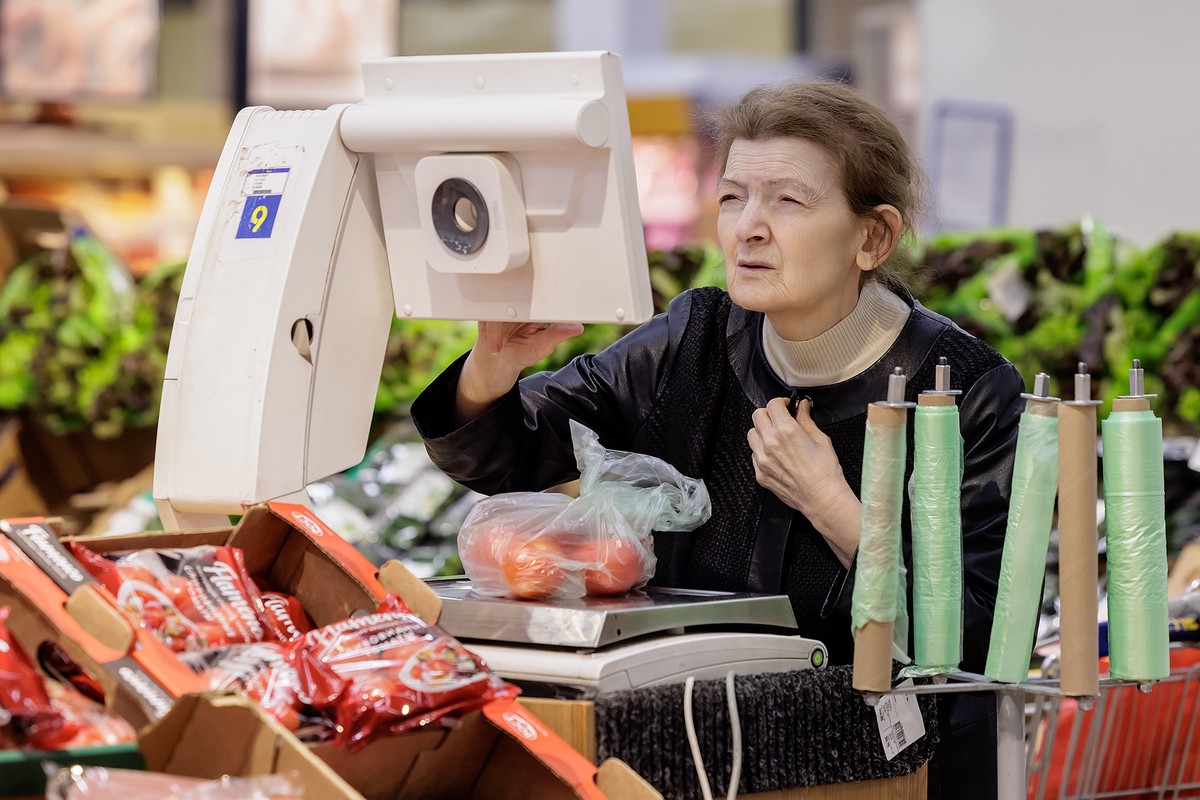 Экономист объяснил, почему ограничение розничной наценки не решит проблему дорогих продуктов