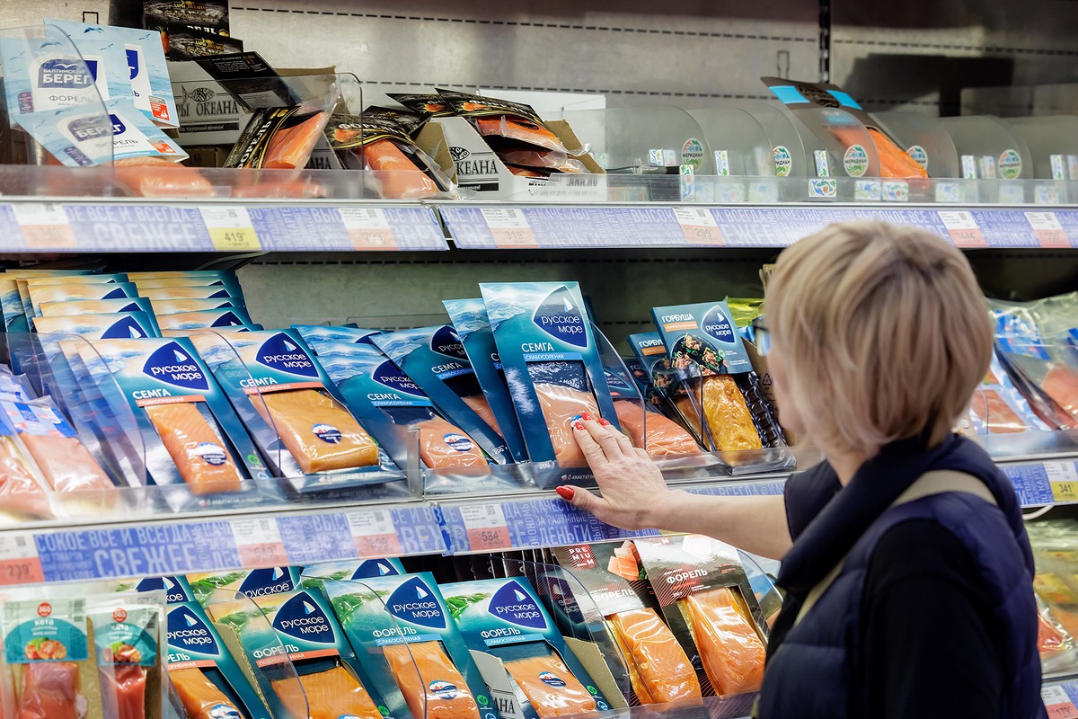 Торговлю – в сети: решит ли проблему дорогих продуктов ограничение наценок