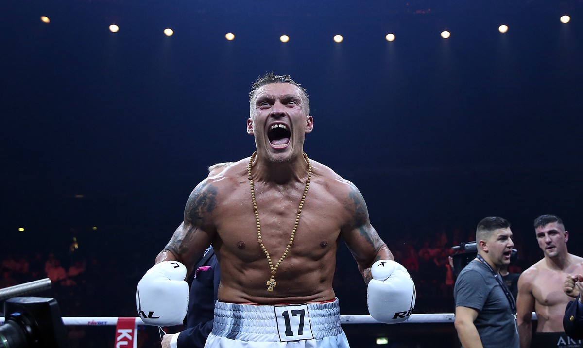 Усик защитил титул WBC