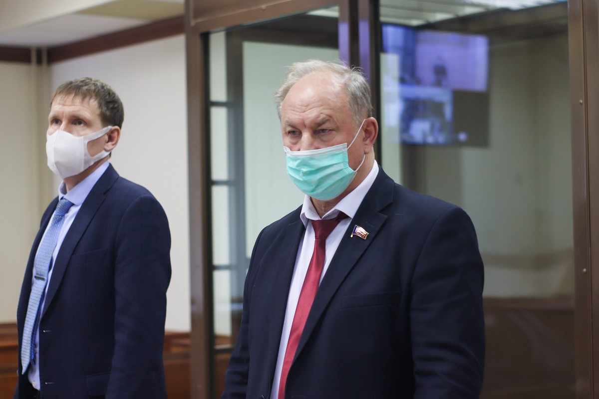 У бывшего помощника экс-депутата Рашкина проводят обыски
