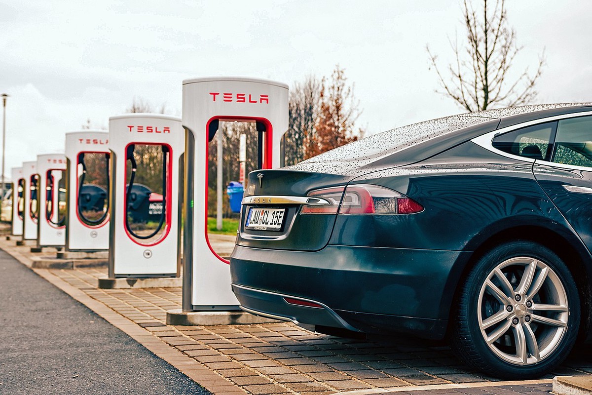 Tesla отправит на пенсию свои машины ради выпуска роботов