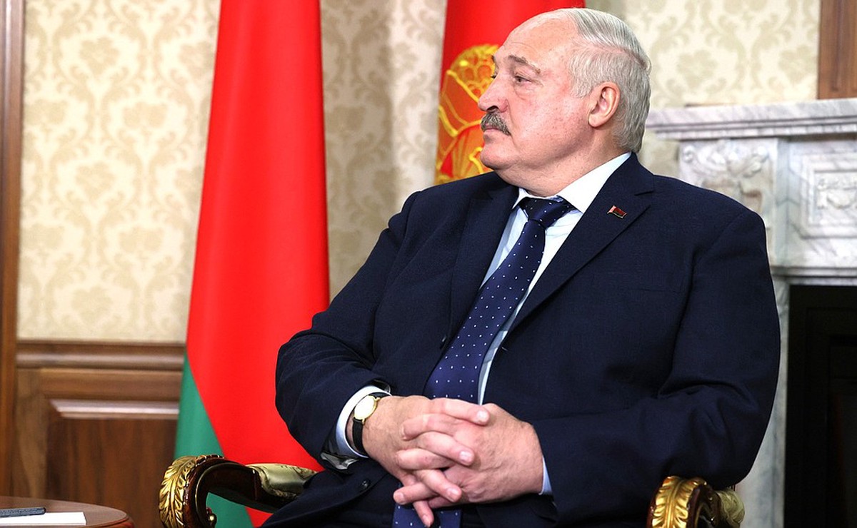 Лукашенко: Путин тайно созванивается с представителями Украины